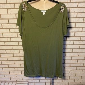 Old Navy - Green jeweled shoulder Tee. Sz XL